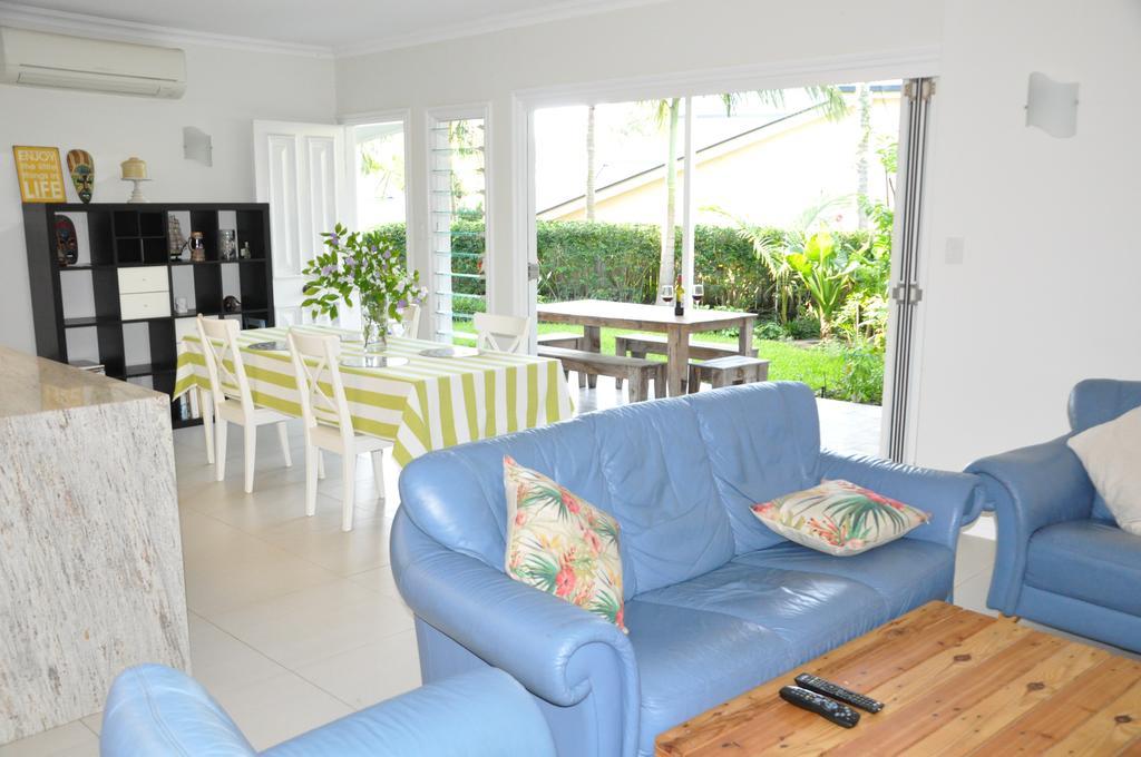 Modern 3 Bedroom Apartment In Traditional Queenslander , Patio, Leafy Yard, Pool Brisbane Exteriér fotografie