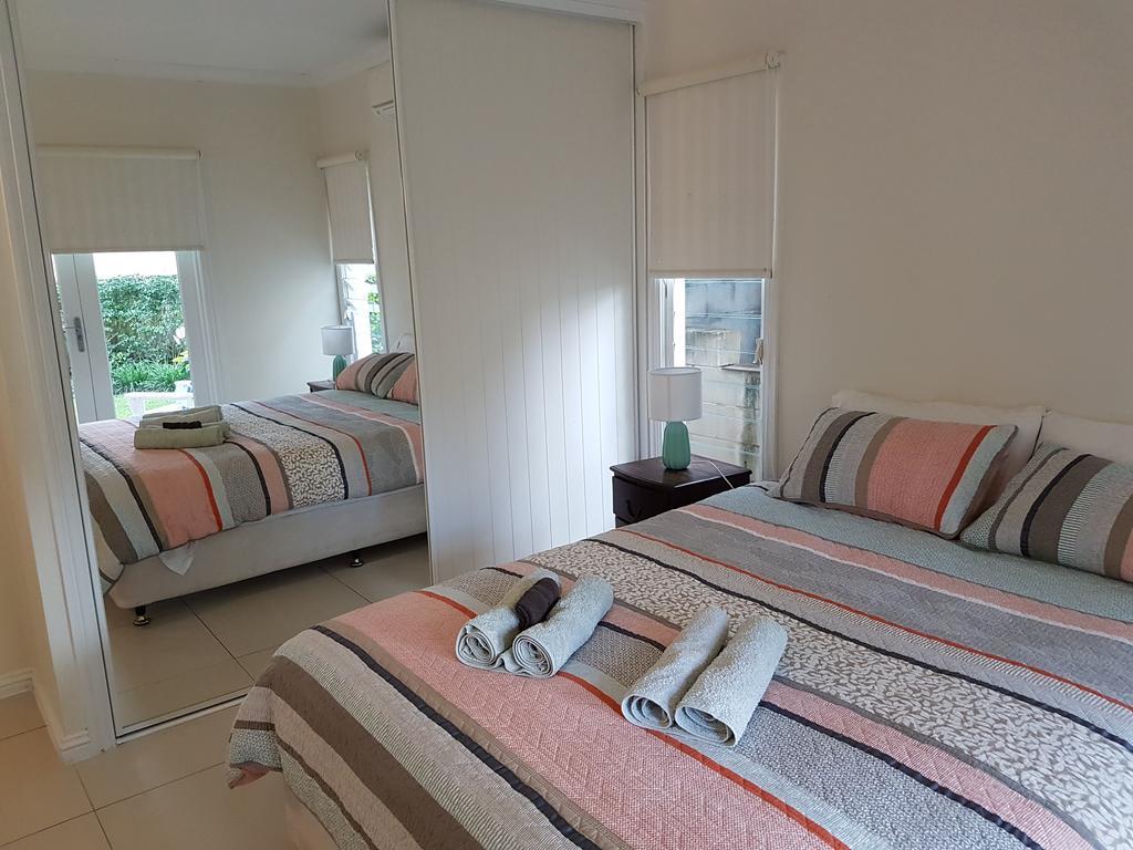 Modern 3 Bedroom Apartment In Traditional Queenslander , Patio, Leafy Yard, Pool Brisbane Exteriér fotografie